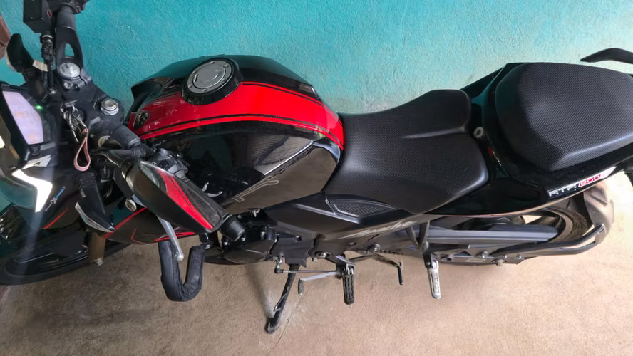 2026 TVS Apache RTR 200 4V - foto 1