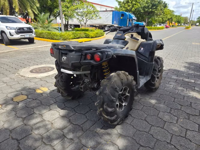 2013 Can Am Outlander - foto 1