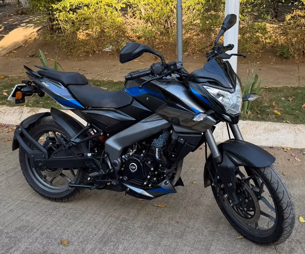2025 Bajaj NS 200 UG
