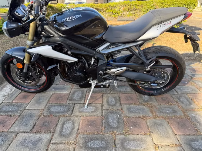 2017 Triumph M TRIPLE 675